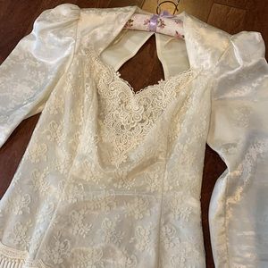 Scott McClintock | vintage wedding dress